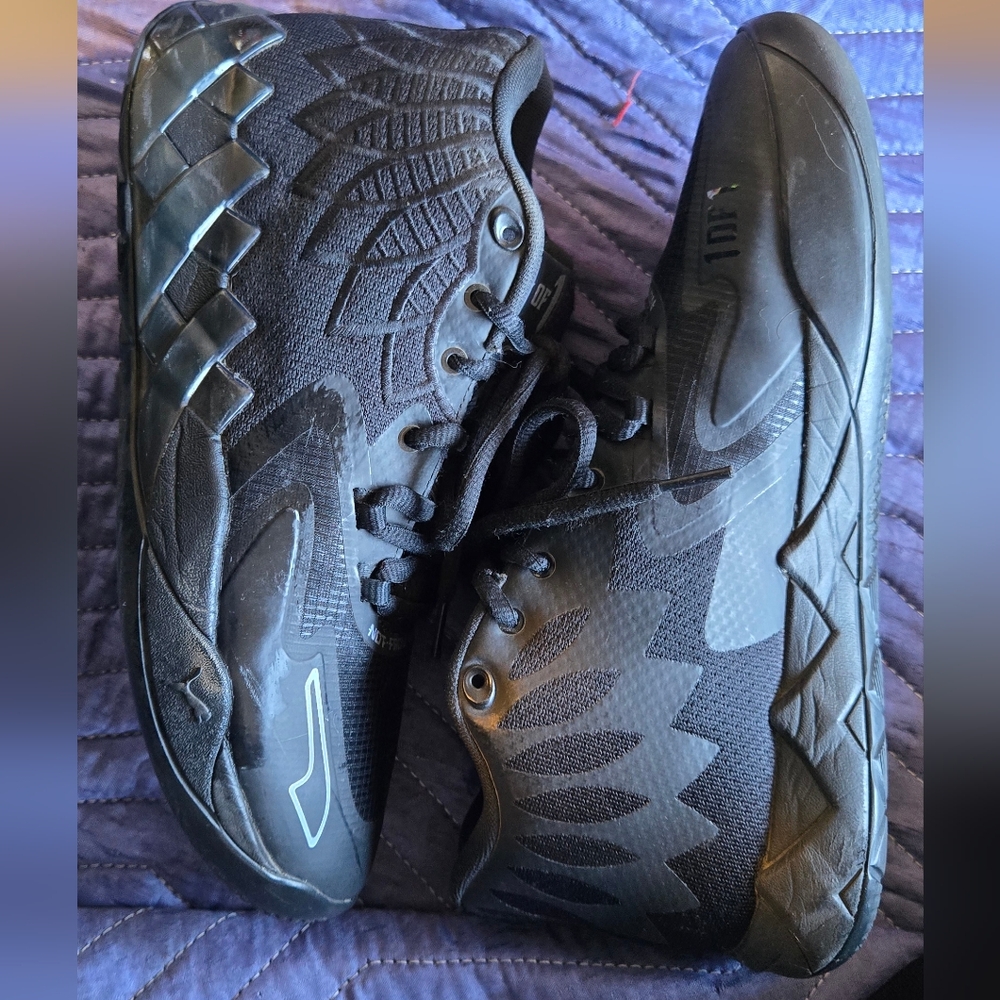 Puma LaMelo Ball MB.01 'Iridescent Dreams'  9.5 HOOP shoes Excellent Condition